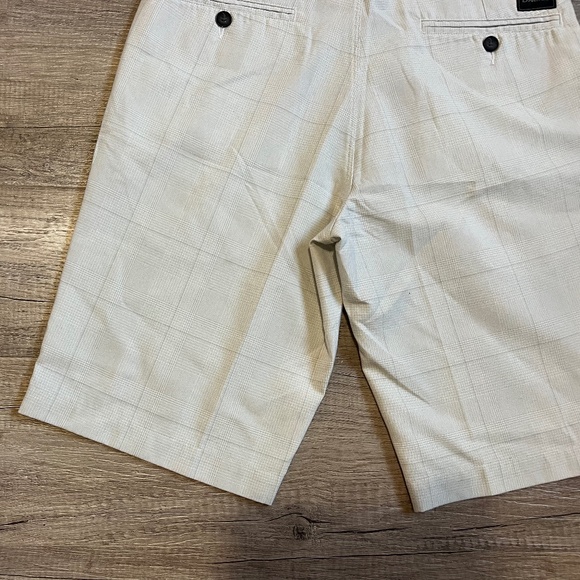 O’NEILL Relaxed Fit Below the Knee Shorts (Size 28) - Picture 9 of 11